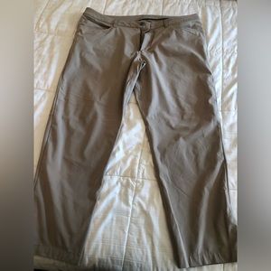 Lululemon ABC Pant Classic 40/30 in Desert Sand